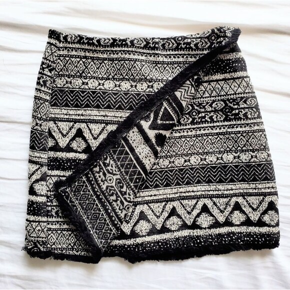 H&M Faux Wrap Skirt Size 4 - Picture 3 of 5